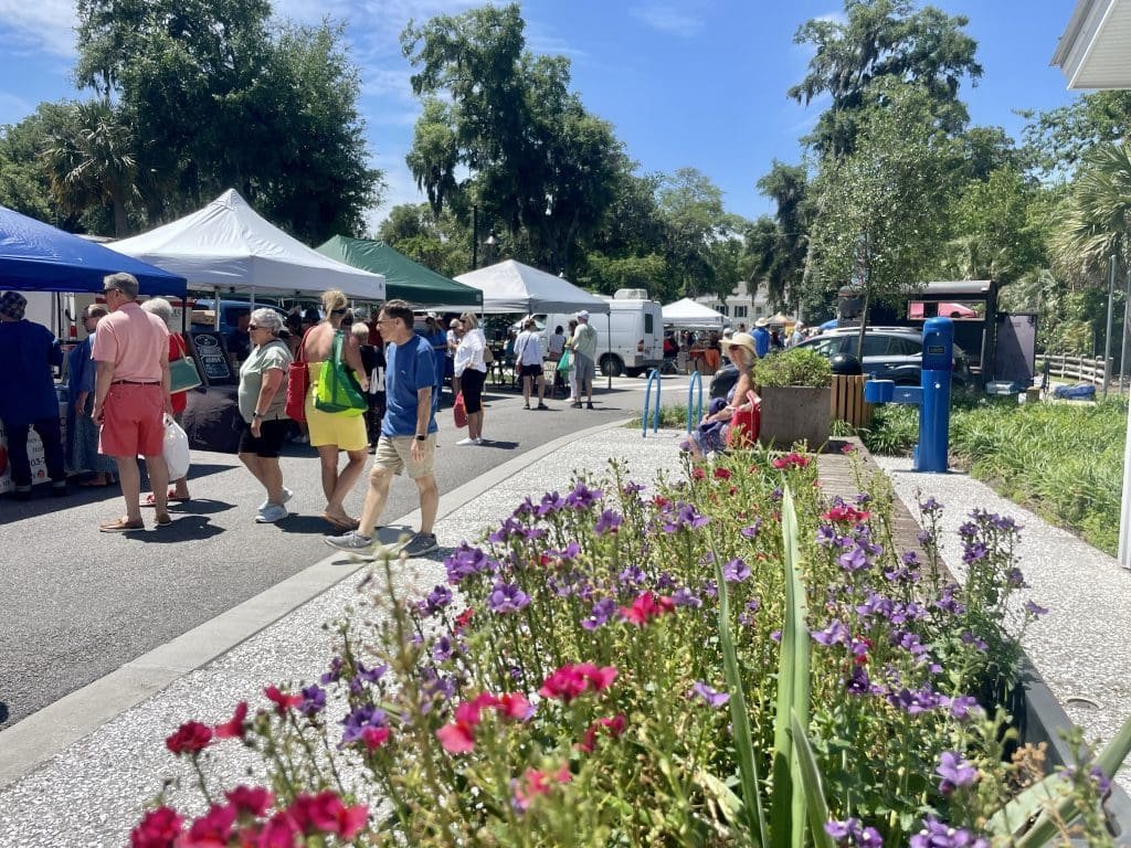 Farmers market in Bluffton SC with fresh produce and local vendors