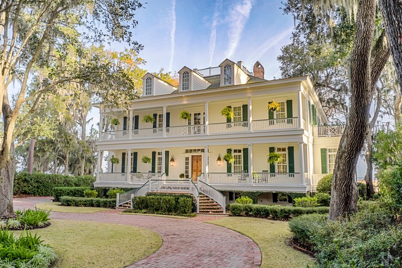 Colleton River Bluffton SC Real Estate Lowcountry marsh and waterfront views in Colleton River neighborhood